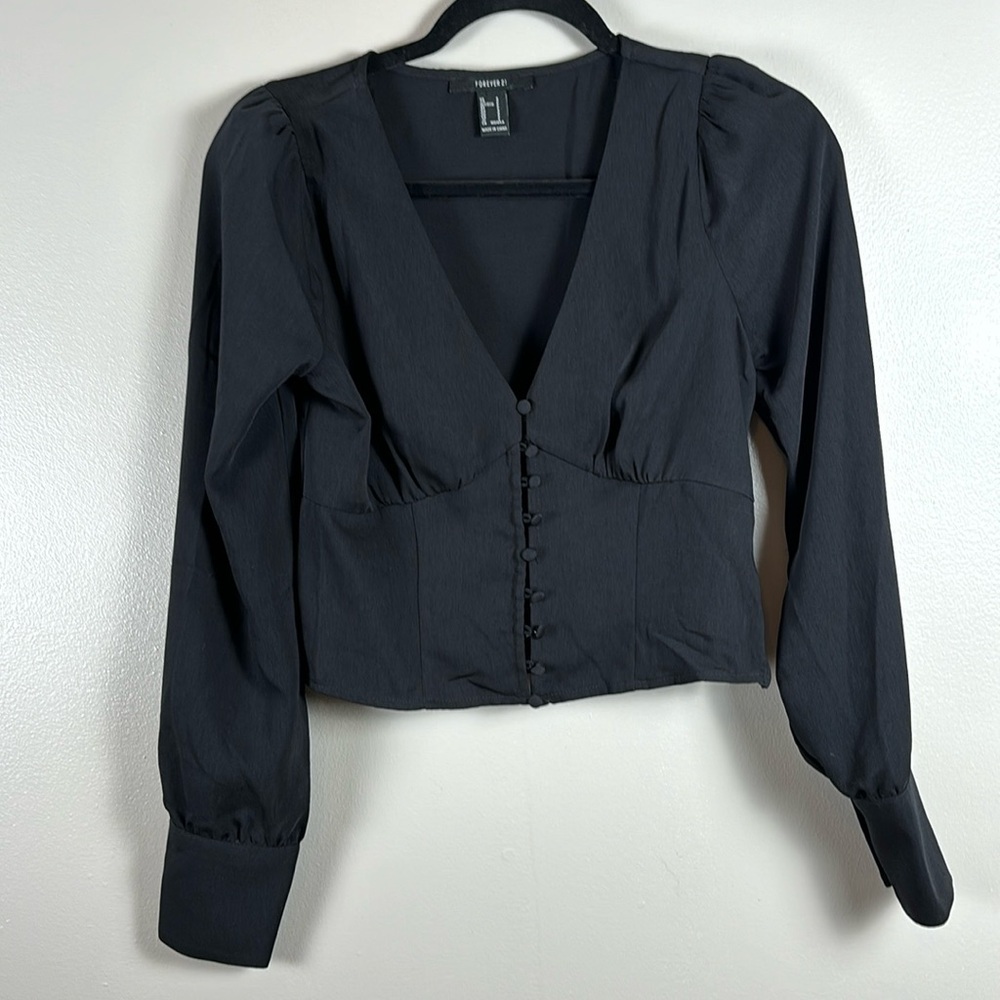 NWOT Forever 21 Button Down V-Neck Long Sleeve Blouse